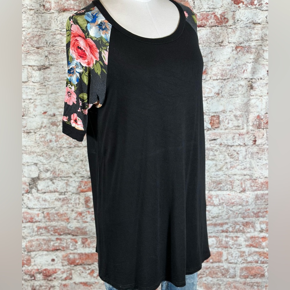 First Look Floral Tee - Picture 5 of 9